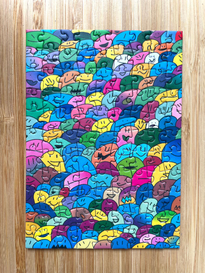 MEET THE FAMILY, 99 piece mini puzzle